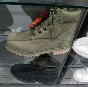 Meet your Posher, Tavaris